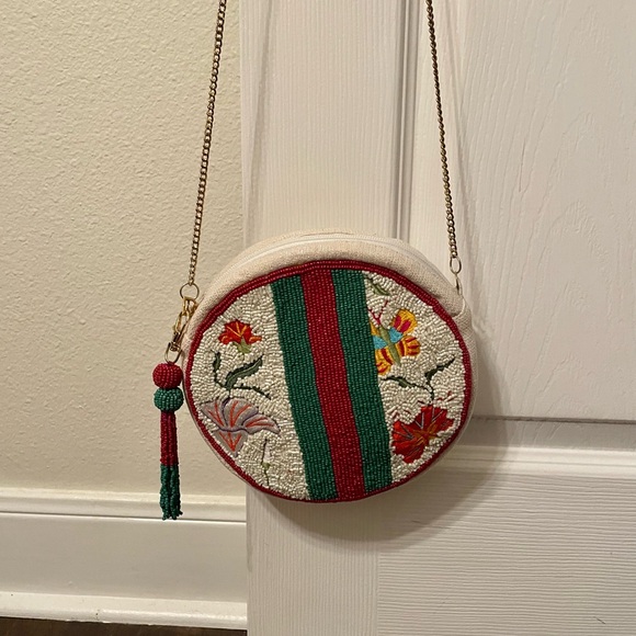 NWT- Circle Crossbody Seed Bead floral, butterfly and stripe bag purse - Picture 10 of 12